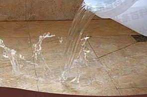 八宿漏水维修 免砸砖防水材料该如何施工
